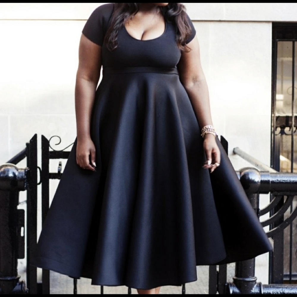 Stunning Courtney Noelle “Kylie” Dress